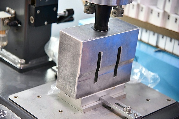 靈科超聲波塑焊機(jī)