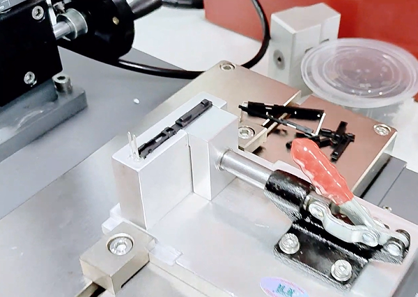 磁性開(kāi)關(guān)超聲波焊接