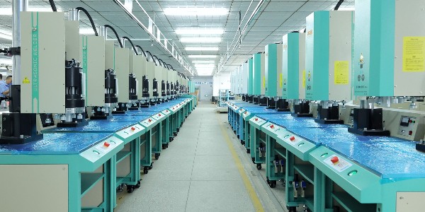 靈科超聲波焊接機(jī)整機(jī)