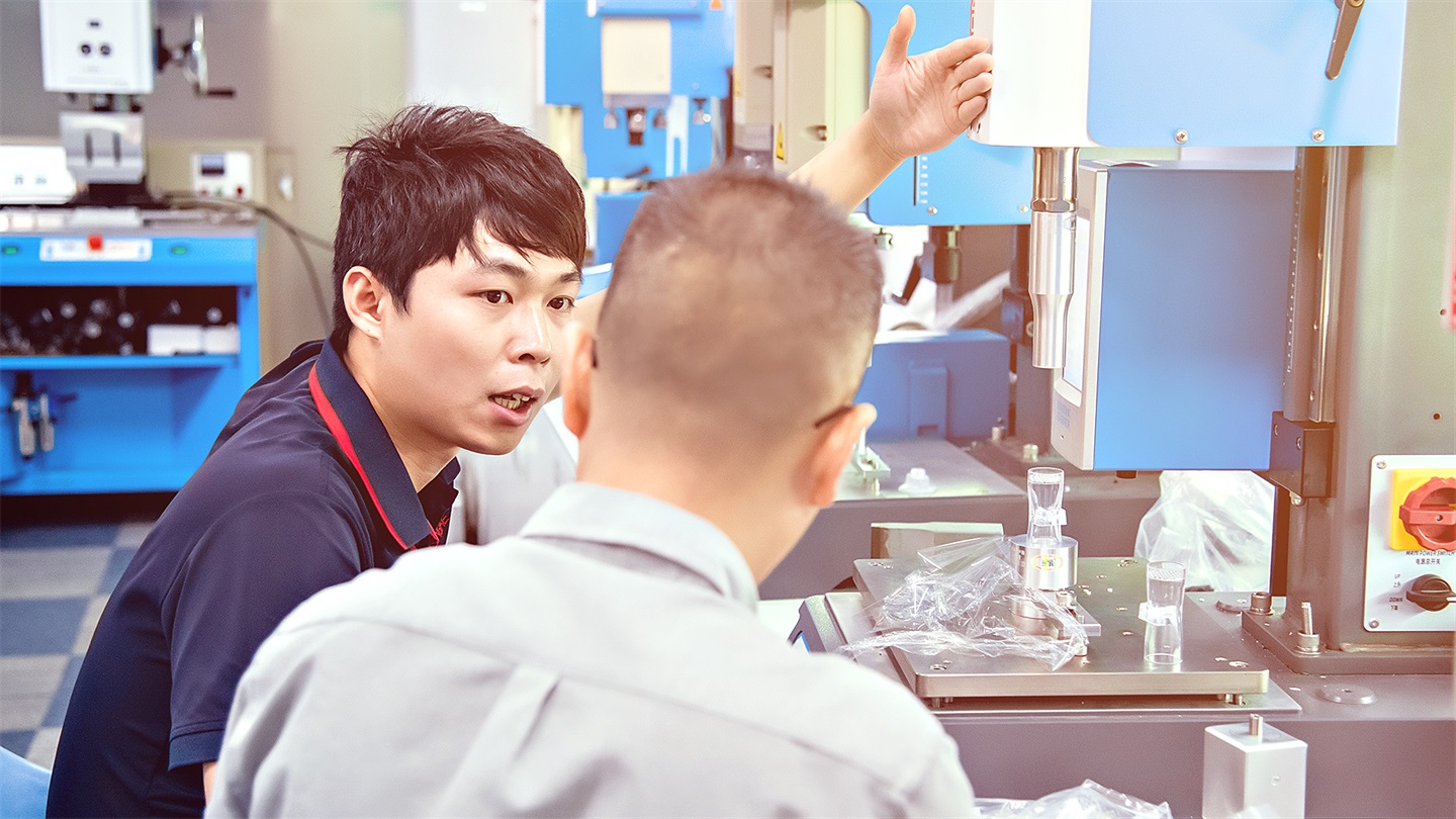 杜肯超聲波焊接機(jī)升降絲桿磨損？找準(zhǔn)原因，恢復(fù)高效運(yùn)轉(zhuǎn)！