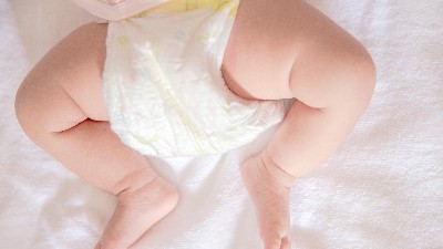 千庫網(wǎng)_穿紙尿褲的嬰兒_攝影圖編號(hào)122118