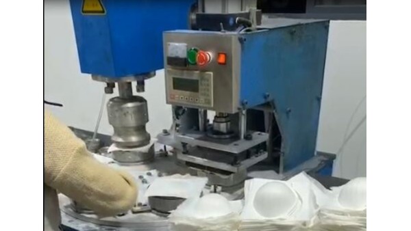 靈科6工位N95口罩轉(zhuǎn)盤(pán)焊接機(jī)