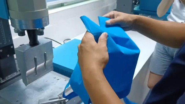 靈科超聲波-藍(lán)色布袋焊接