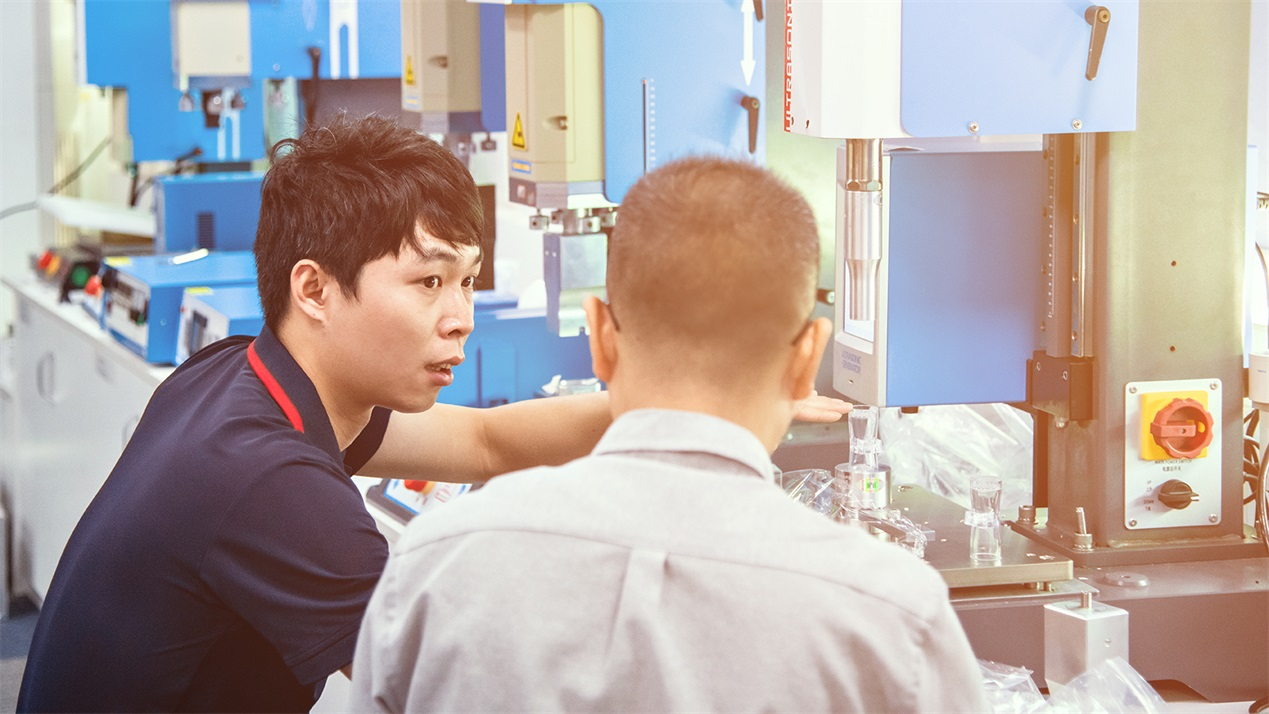 為何眾多企業青睞清遠超聲波焊接機？答案在這里